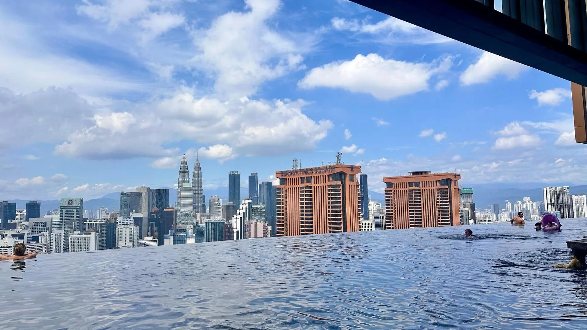 Lucentia Residence Bbcc Lalaport By Smart Services Kuala Lumpur Malaysia